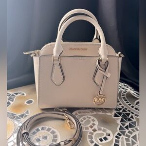 *Michael Kors Daria Small Leather Satchel Crossbody Handbag*